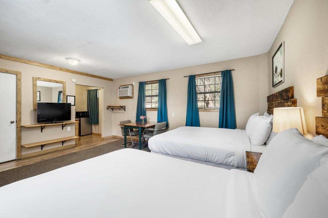 The Claire Hotel Canyon Lake Esterno foto