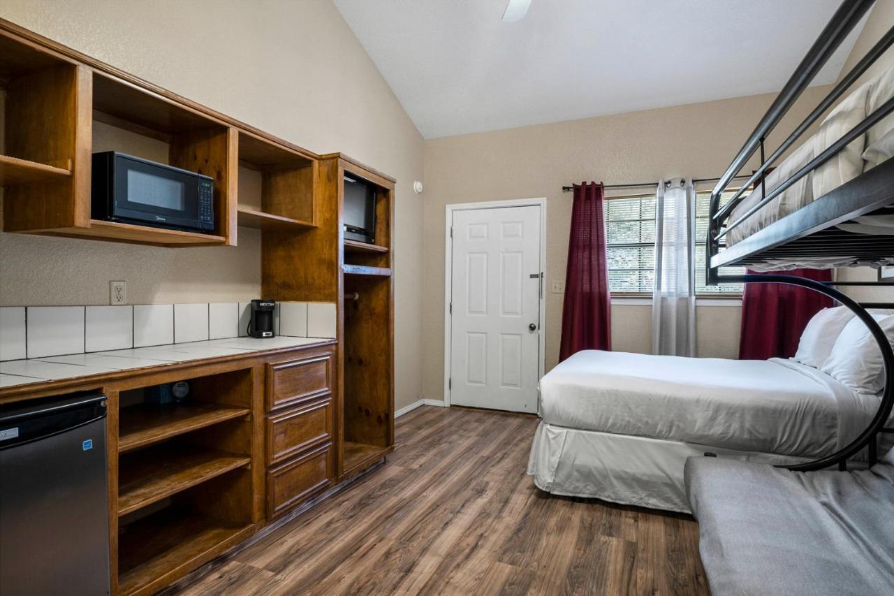 The Claire Hotel Canyon Lake Esterno foto