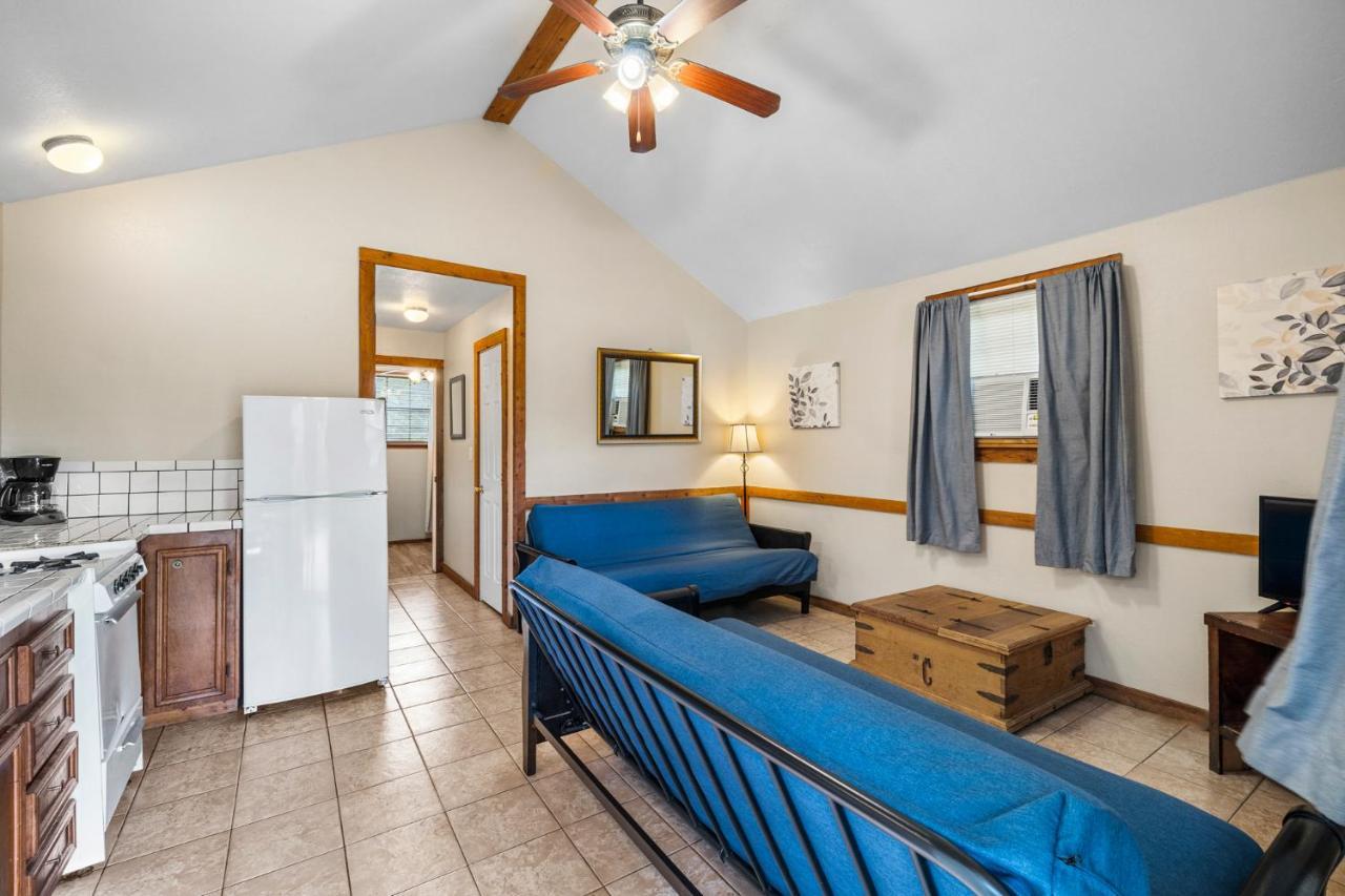 The Claire Hotel Canyon Lake Esterno foto
