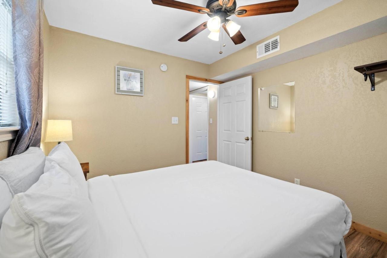 The Claire Hotel Canyon Lake Esterno foto